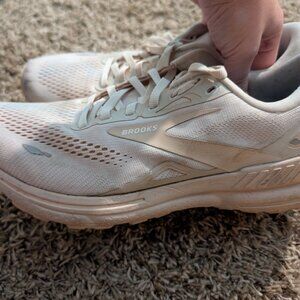 Brooks adrenaline 23 beige women's 11.5
